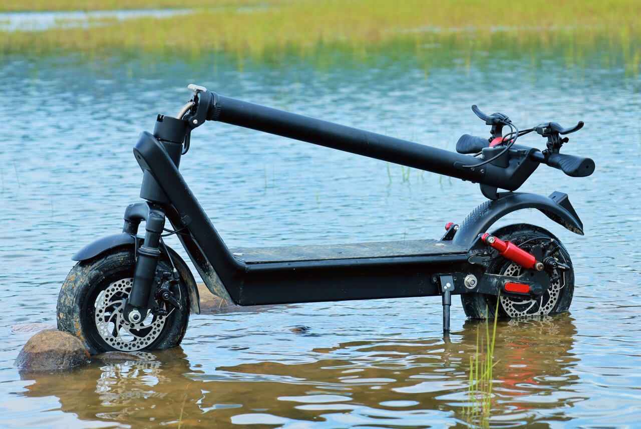 iXuFast X9B Electric Scooter - 15.6Ah Battery Capacity, 500W Power, Suspension System